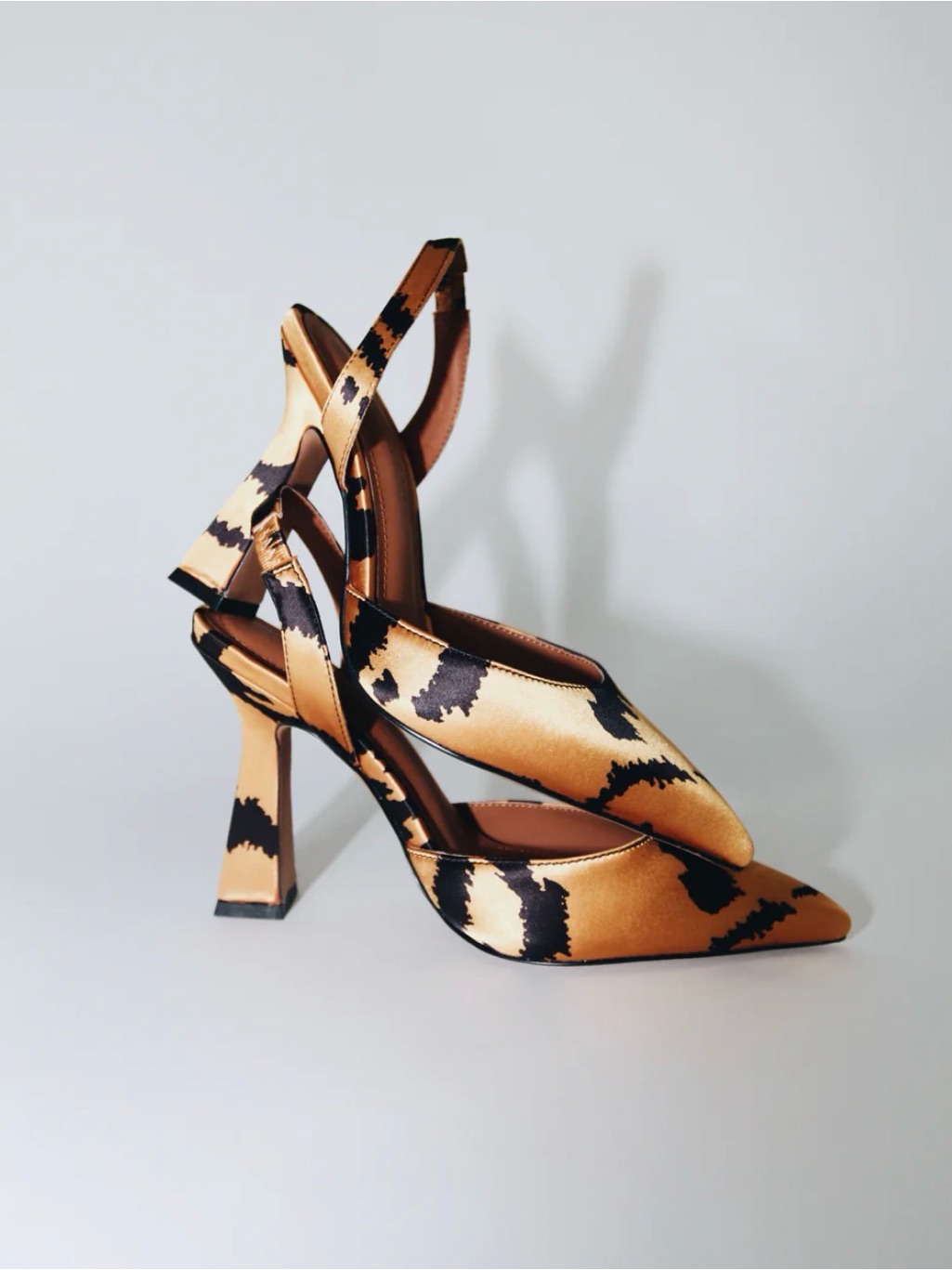 Farah Vegam Satin Tiger Print Slingback Heels Size 7